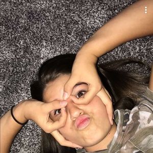 Meet your Posher, Brooke